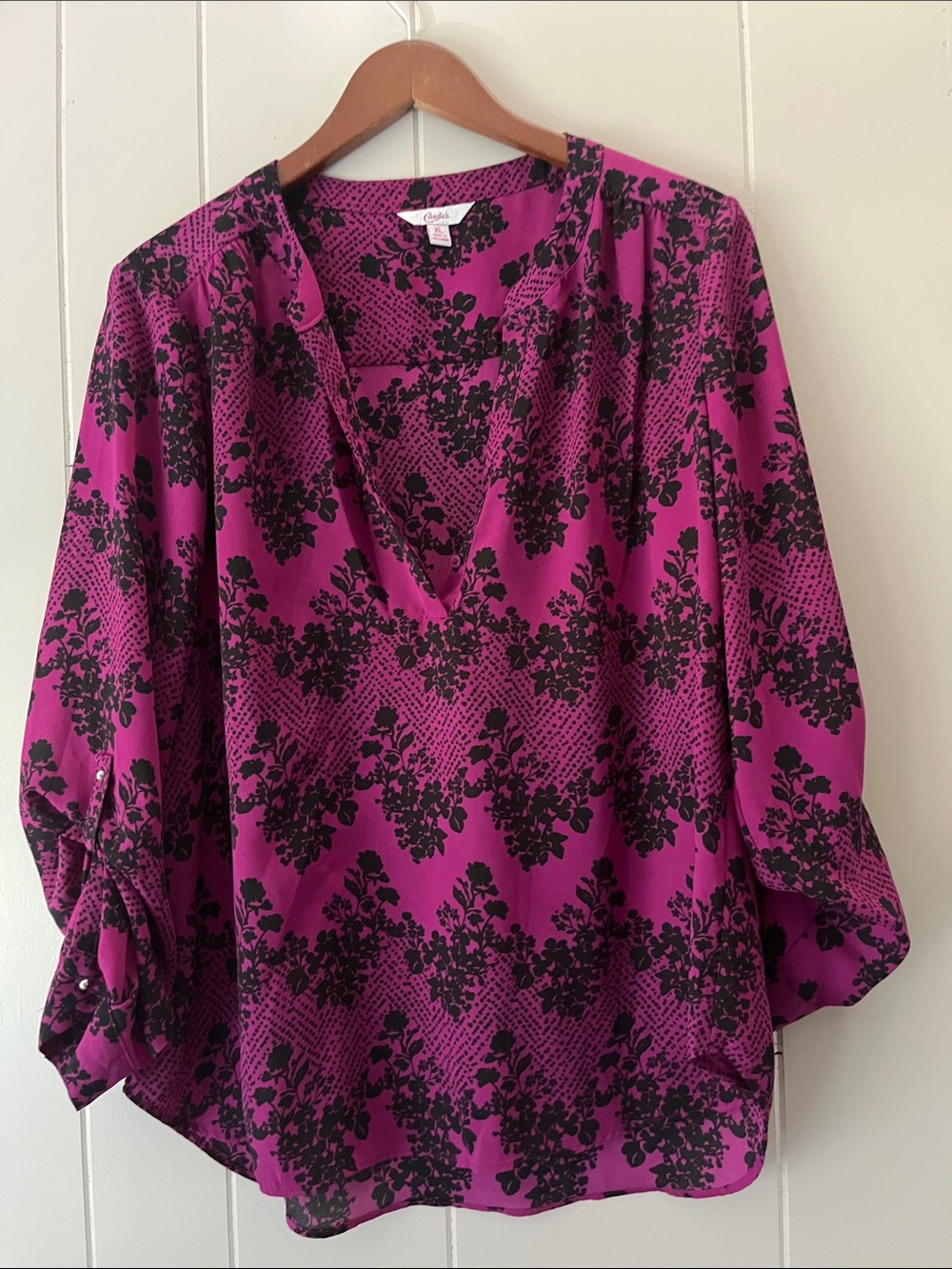 Chaus Magenta V-Neck Floral Print Blouse with Black Motif
